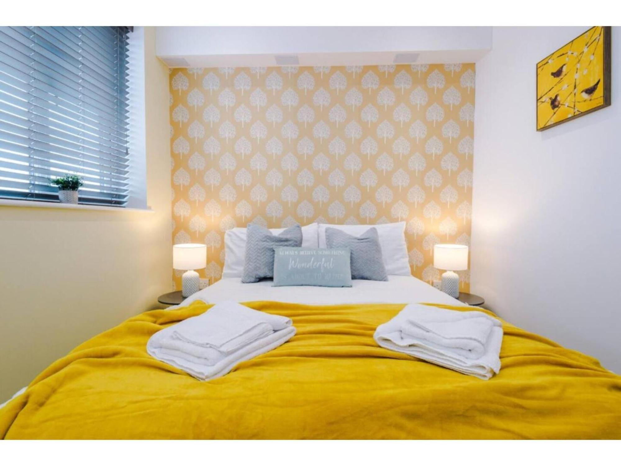 The Ecclesian Deluxe Apartments Near Trafford Centre Eccles Train Station Manchester Eksteriør bilde