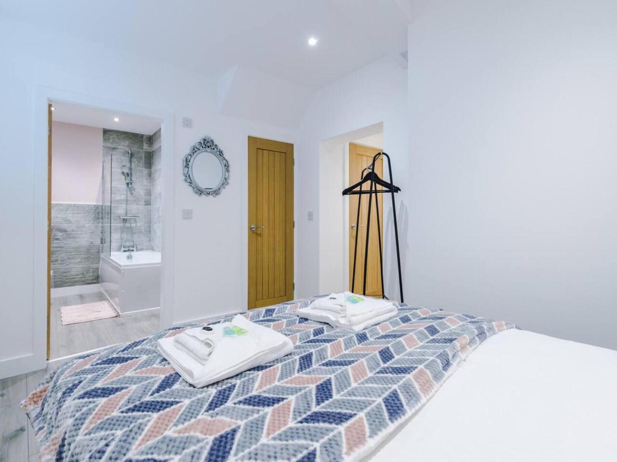 The Ecclesian Deluxe Apartments Near Trafford Centre Eccles Train Station Manchester Eksteriør bilde