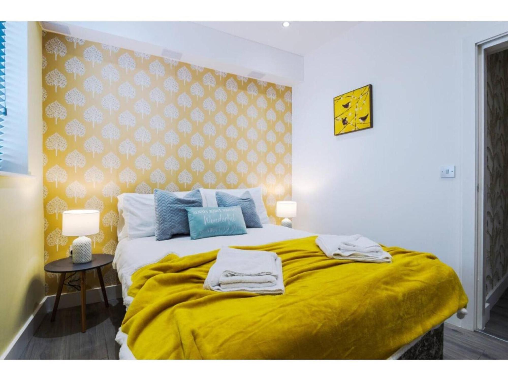 The Ecclesian Deluxe Apartments Near Trafford Centre Eccles Train Station Manchester Eksteriør bilde
