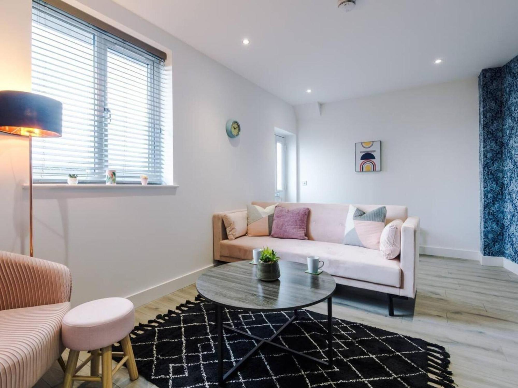 The Ecclesian Deluxe Apartments Near Trafford Centre Eccles Train Station Manchester Eksteriør bilde