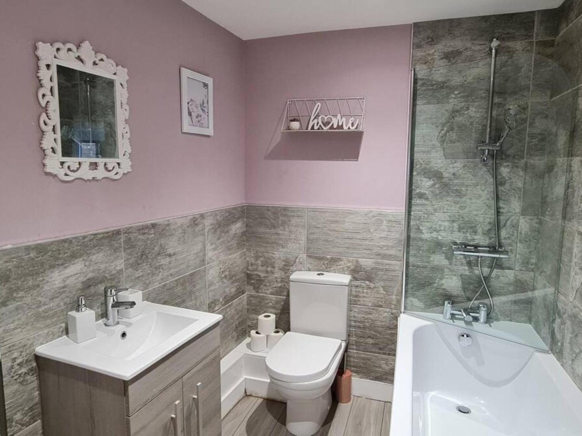 The Ecclesian Deluxe Apartments Near Trafford Centre Eccles Train Station Manchester Eksteriør bilde