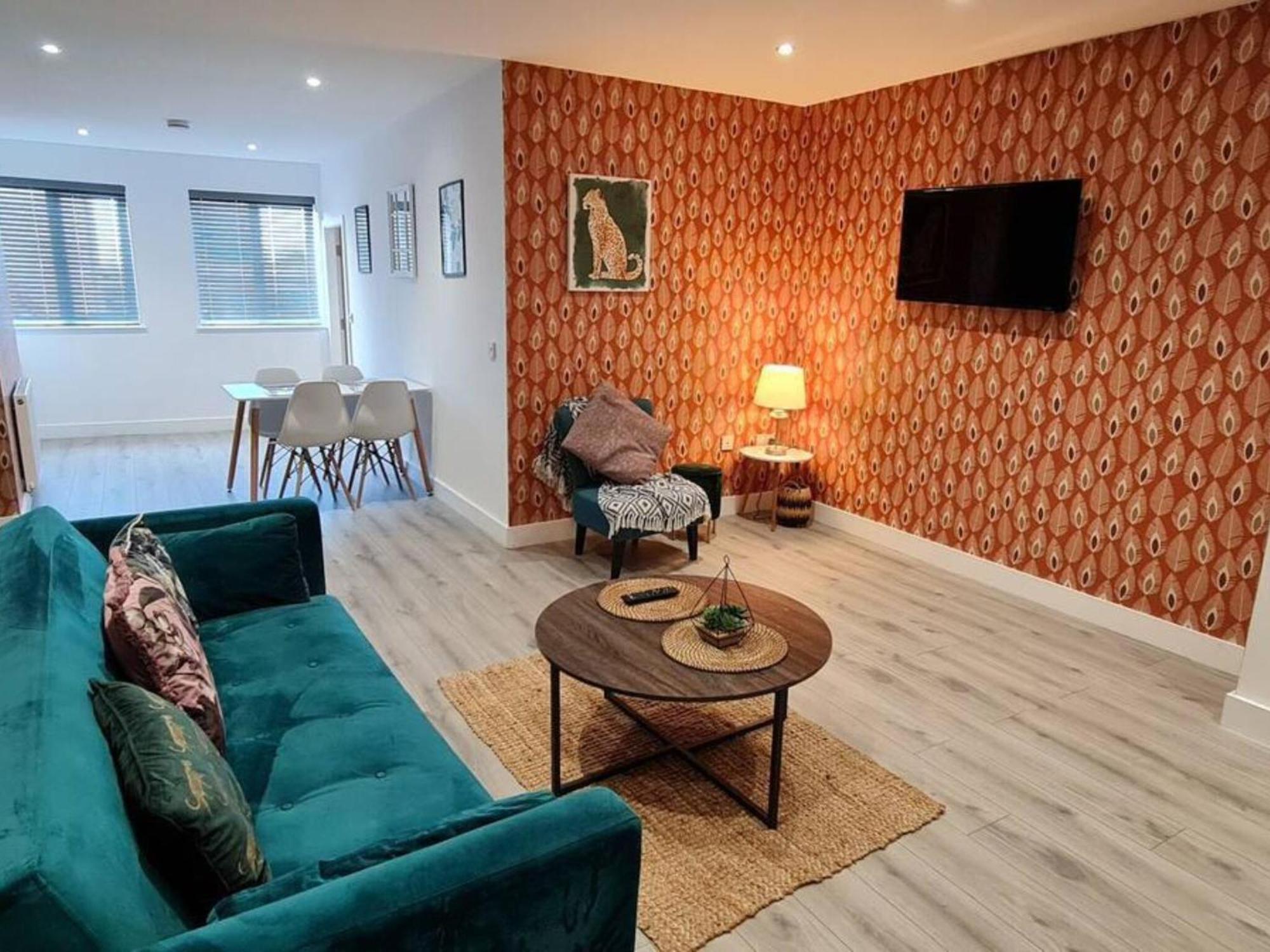 The Ecclesian Deluxe Apartments Near Trafford Centre Eccles Train Station Manchester Eksteriør bilde