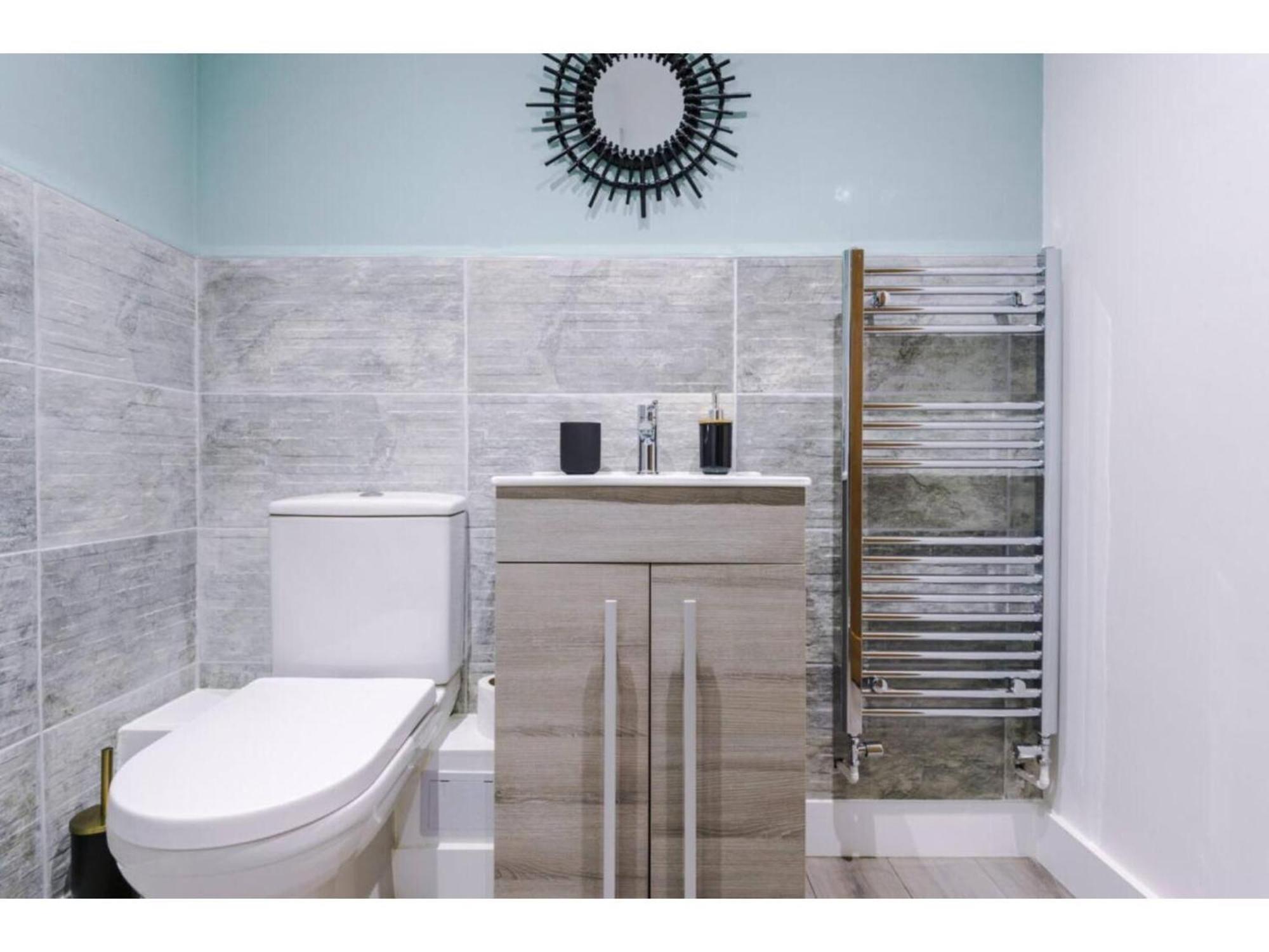 The Ecclesian Deluxe Apartments Near Trafford Centre Eccles Train Station Manchester Eksteriør bilde